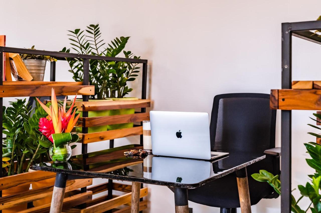 In The Shade Hotel - Coworking - 300Mbit - Adults Only تاماريندو المظهر الخارجي الصورة