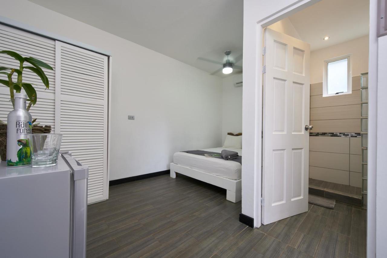 In The Shade Hotel - Coworking - 300Mbit - Adults Only تاماريندو المظهر الخارجي الصورة